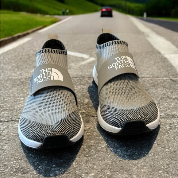 North Face  Women’s Cadman Mock Knit Slip on Sneaker. Size 10.5. - Picture 3 of 8